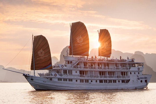 DU THUYỀN LILY CRUISE