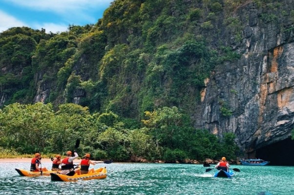 ĐỘNG PHONG NHA - ĐỘNG THIÊN ĐƯỜNG - SUỐI MOỌC