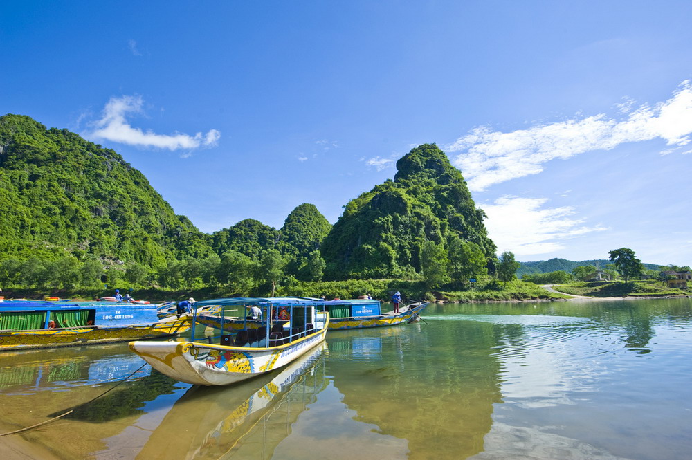 Du lịch Quảng Bình ghé tham quan vương quốc hang động