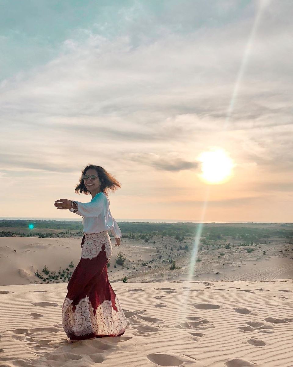 cung-ngam-hoang-hon-tren-doi-cat-phan-thiet-lang-mang